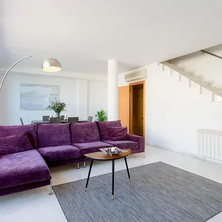 Unique - Stylish Seafront Duplex Barcelona
