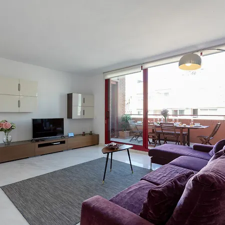 Unique - Stylish Seafront Duplex Apartment *