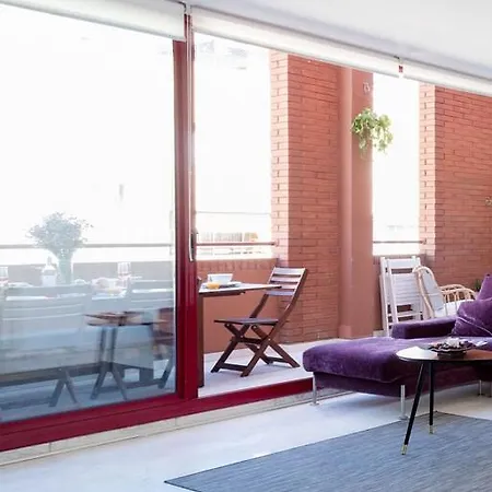 Unique - Stylish Seafront Duplex Apartment Barcelona